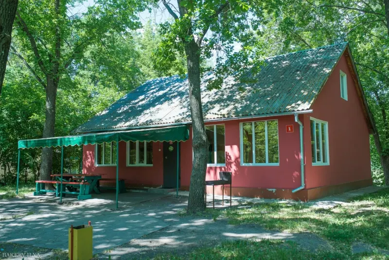 Фотография номера «Коттедж «Дружный» № 1» База отдыха "Алые паруса"