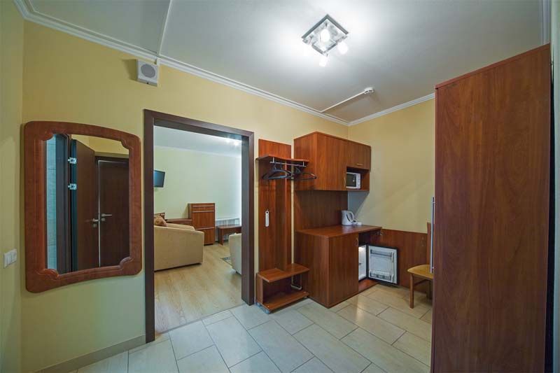 Фотография номера «Полулюкс 2-местный 2-комнатный "полулюкс" маленькая гостиная, в корпусе №2» Санаторий "Истра"