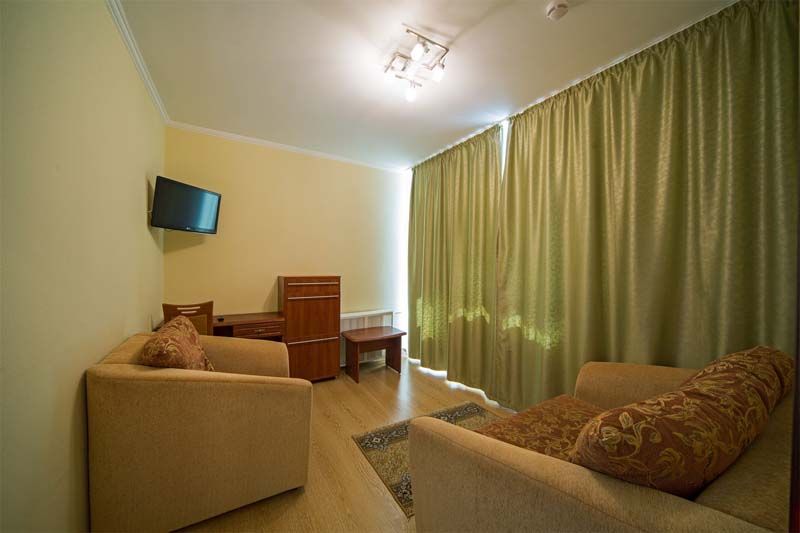 Фотография номера «Полулюкс 2-местный 2-комнатный "полулюкс" маленькая гостиная, в корпусе №2» Санаторий "Истра"