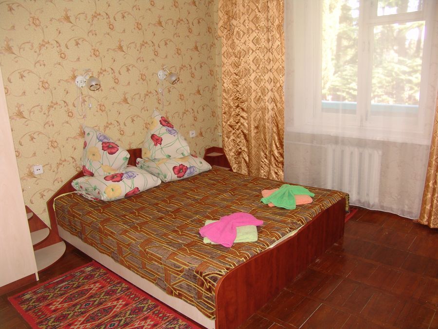 Фотография номера «2-местный 2-комнатный» Санаторий "Крым"