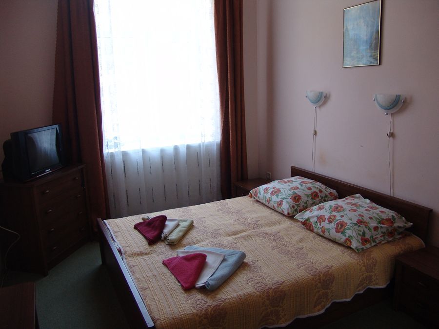 Фотография номера «Место в номере Повышенной комфортности 2-местный 1-комнатный» Санаторий "Крым"