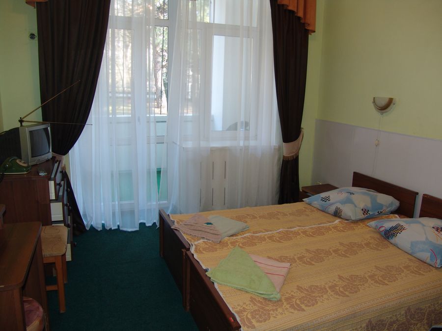 Фотография номера «Повышенной комфортности 2-местный 1-комнатный» Санаторий "Крым"