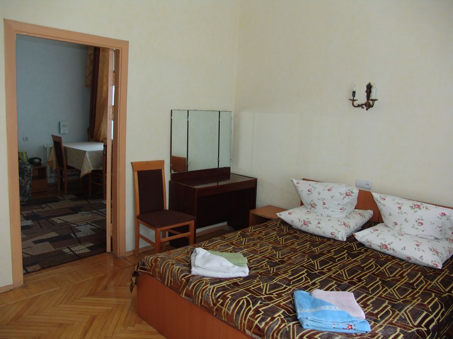 Фотография номера «Повышенной комфортности 2-местный 2-комнатный» Санаторий "Крым"