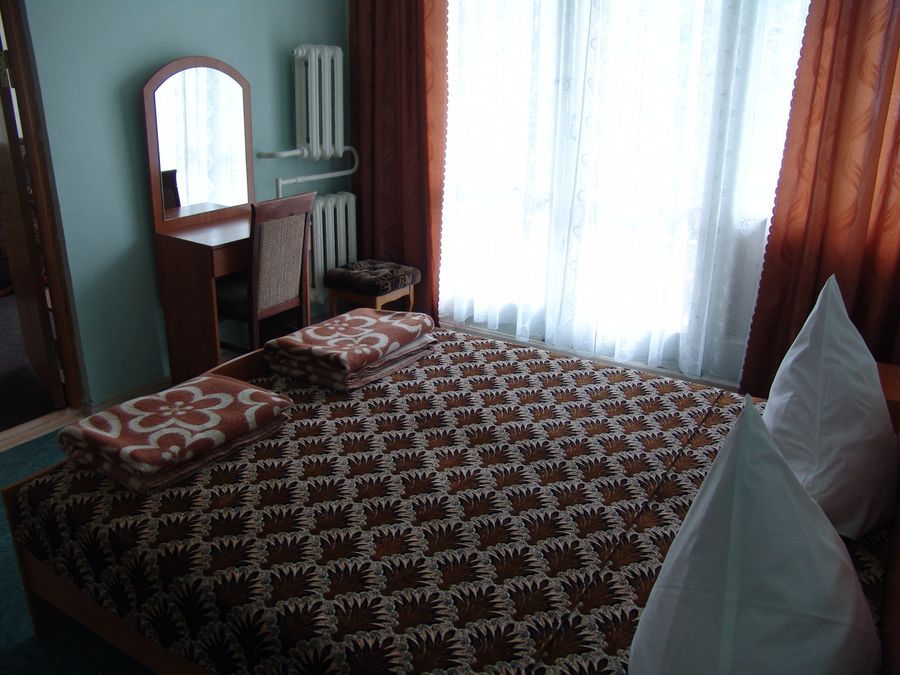 Фотография номера «Повышенной комфортности 4-местный 3-комнатный» Санаторий "Крым"