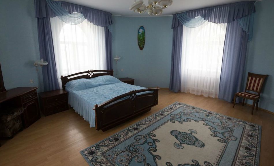 Фотография номера «Люкс 2-местный 3-комнатный "Замок" с сауной» Санаторий "Обуховский"