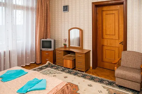 Фотография номера «Стандартный 4-местный 2-комнатный 2 класс» Санаторий "Русь"