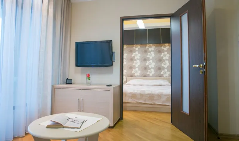 Фотография номера «Люкс 2-местный 2-комнатный корпус Административно-жилой» Санаторий "Солнечный берег"