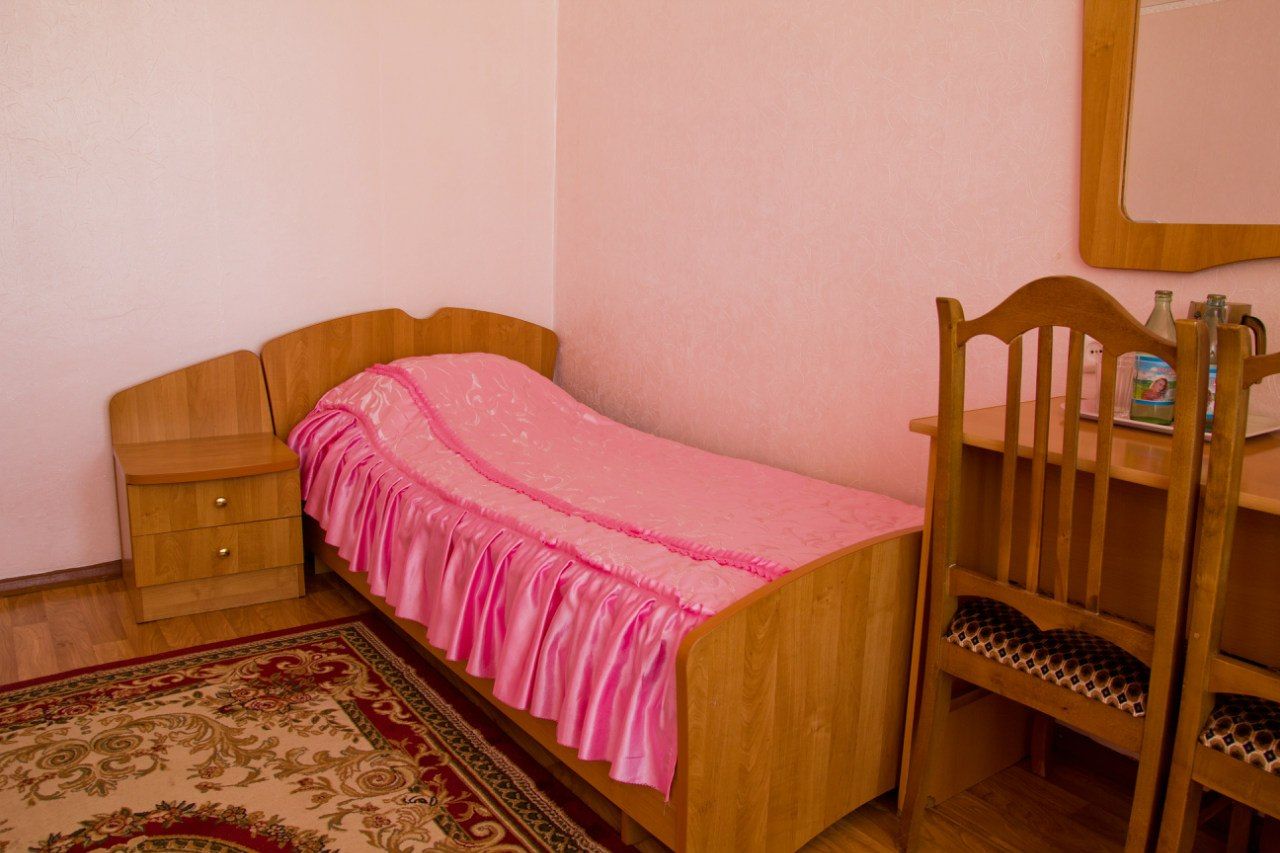 Фотография номера «Место в номере 2-местный 1-комнатный со всеми удобствами (малая комната)» Санаторий "Светлана"