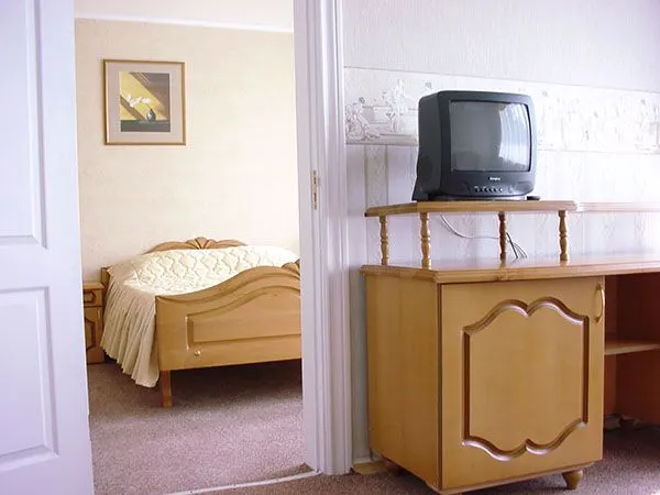 Фотография номера «Люкс 2-комнатный 2-местн. в корп.1» Санаторий "Виктория"