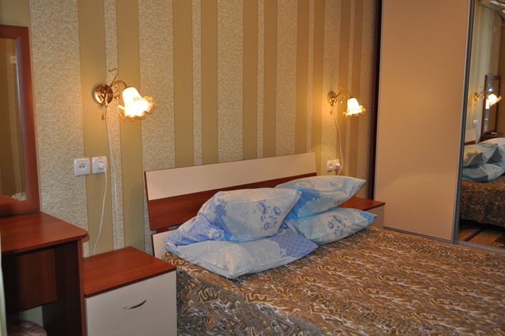 Фотография номера «Люкс 2-местный 2-комнатный» Санаторий "Военный Ялта Министерства Обороны Российской Федерации"