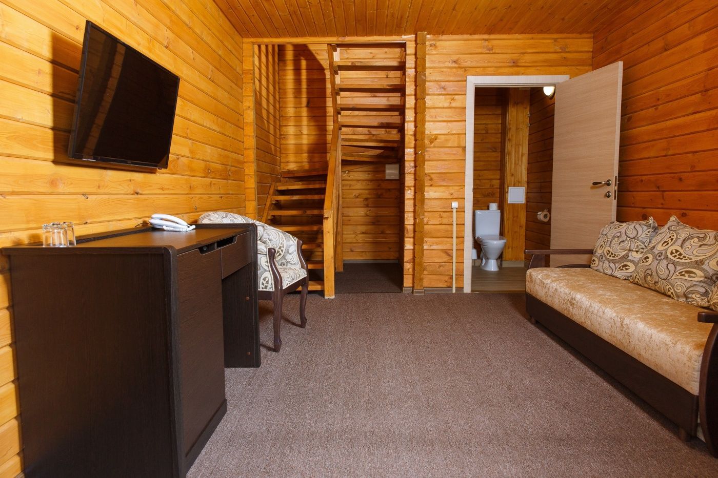 Фотография номера «2-уровневый деревянный коттедж» Санаторий "Золотой Берег"